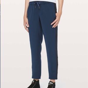 On The Fly Pant Woven *Track Stripe